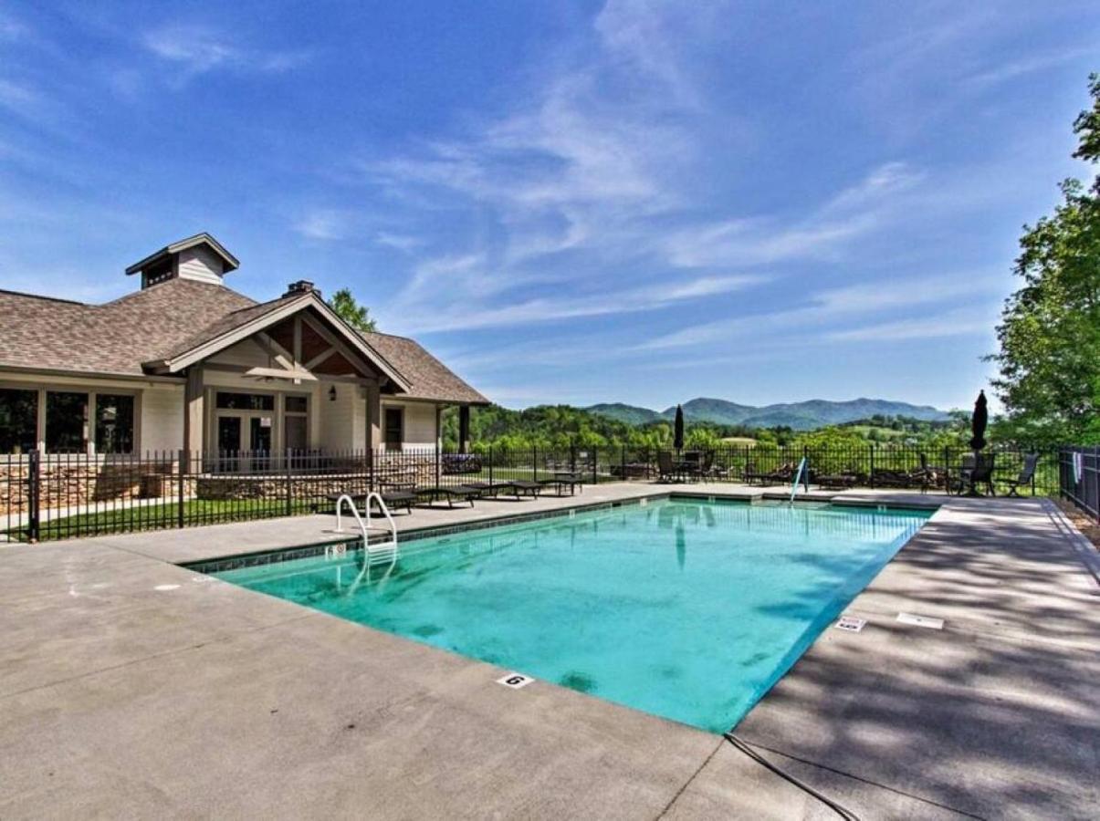 Modern Cades Cove Condo W Community Pool Townsend Exterior photo