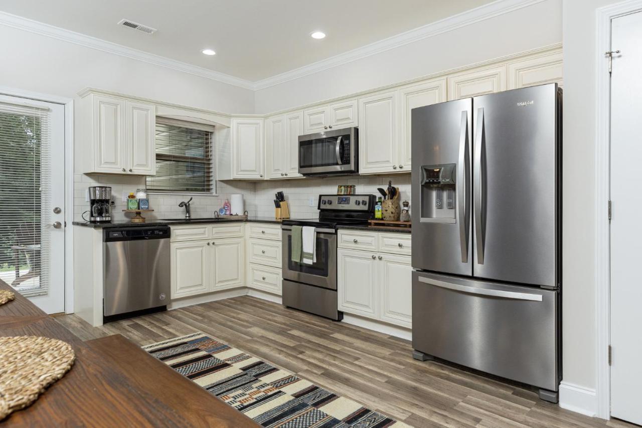 Modern Cades Cove Condo W Community Pool Townsend Exterior photo