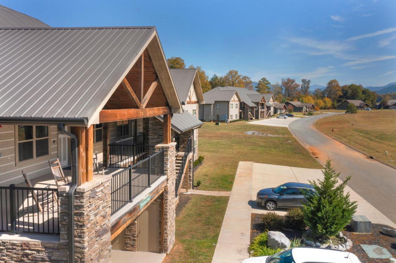 Modern Cades Cove Condo W Community Pool Townsend Exterior photo